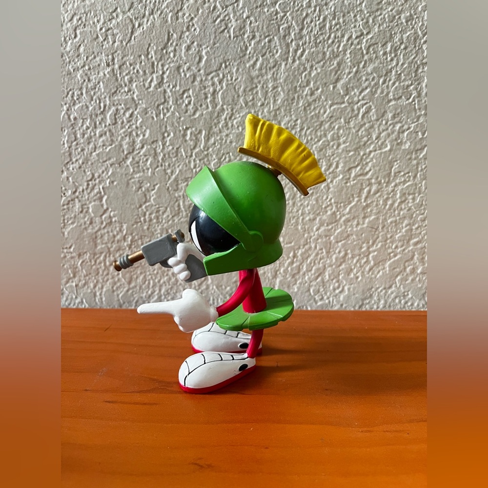 Vintage 1995 Warner Bros Studio Marvin The Martian Ray Gun 6" Bendable Toy - Picture 7 of 8